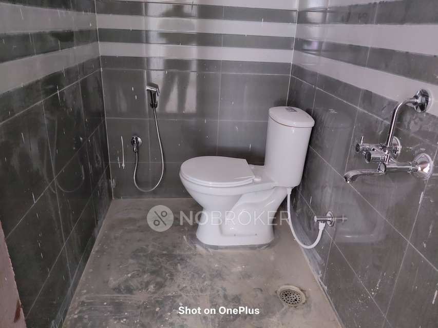 2 BHK Flat In Gold Flamingo Apartment For Sale  In Mallampet