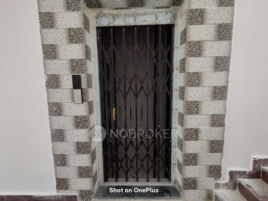 2 BHK Flat In Gold Flamingo Apartment For Sale  In Mallampet