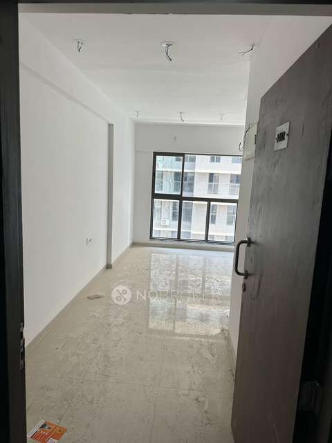 1 BHK Flat In Uk Luxecity For Sale  In Kandivali East