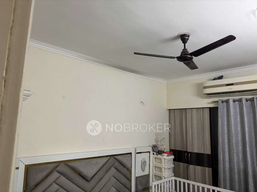 2 BHK Flat In Gaur City 7th Avenue for Rent  In Sector 4