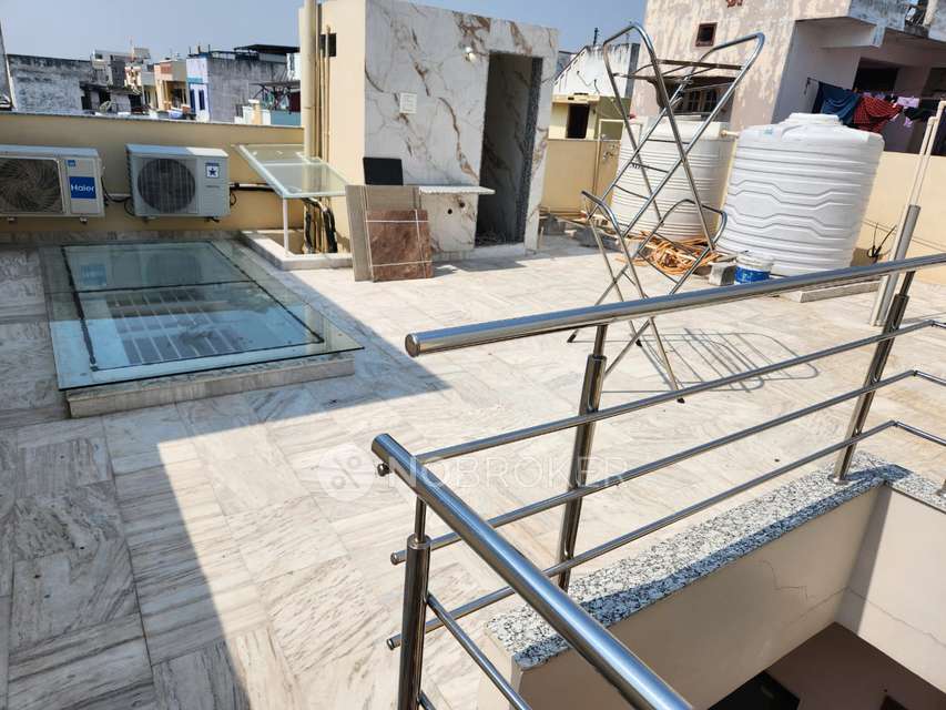 4+ BHK House For Sale  In Goshamahal Rd, Nampally