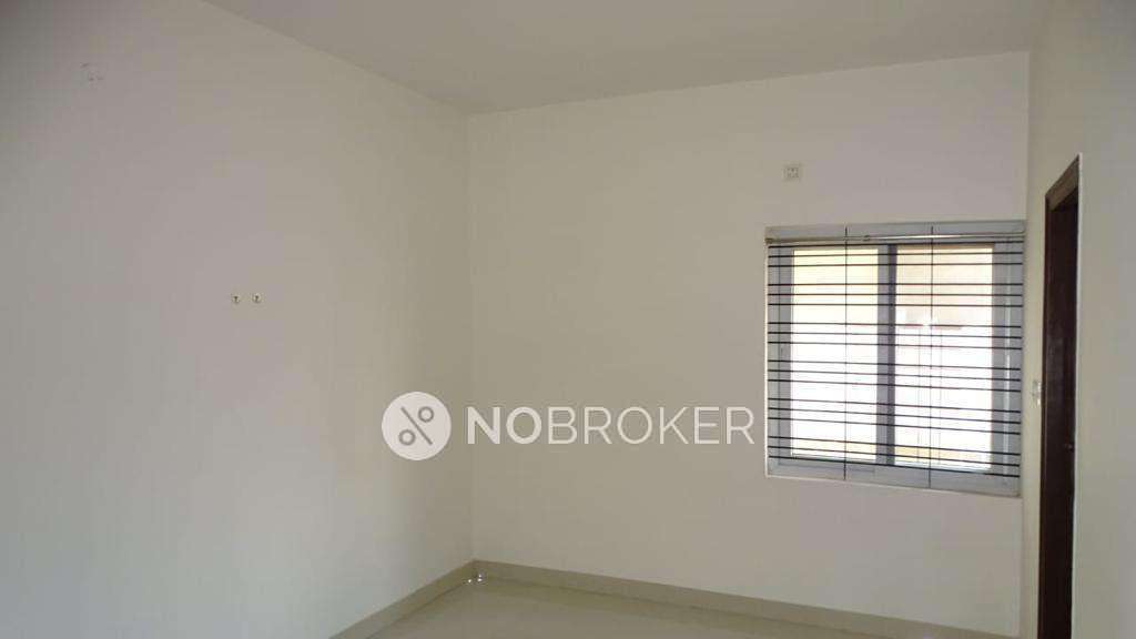 4+ BHK Flat In Padmashri Apartment  For Sale  In Peenya