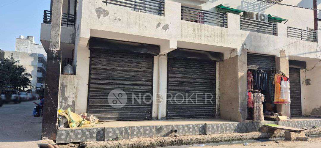 Shop in Hazipur, Noida for sale 