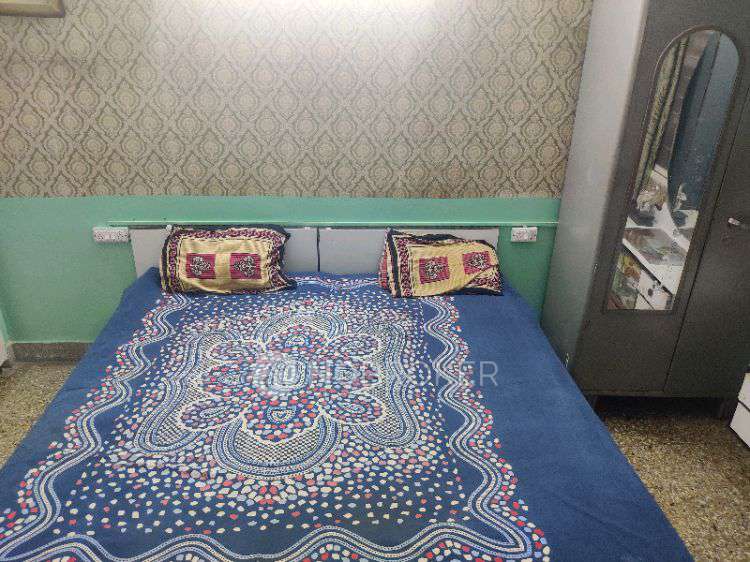 PG for Girls in Indian Express Circle