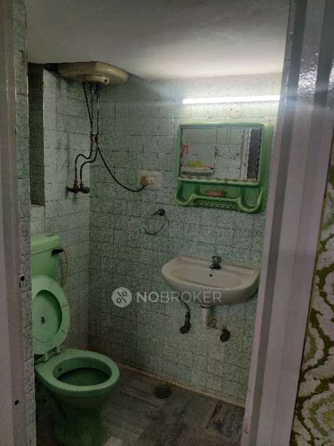 PG for Girls in Indian Express Circle