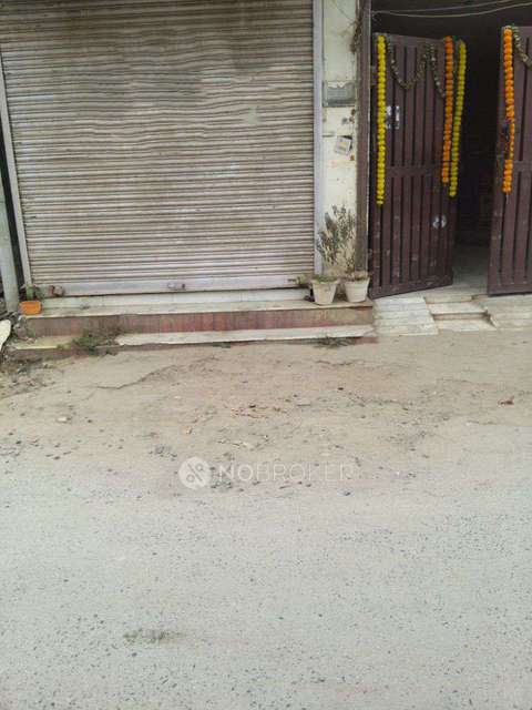 Shop in Chhatarpur,, Delhi for sale 