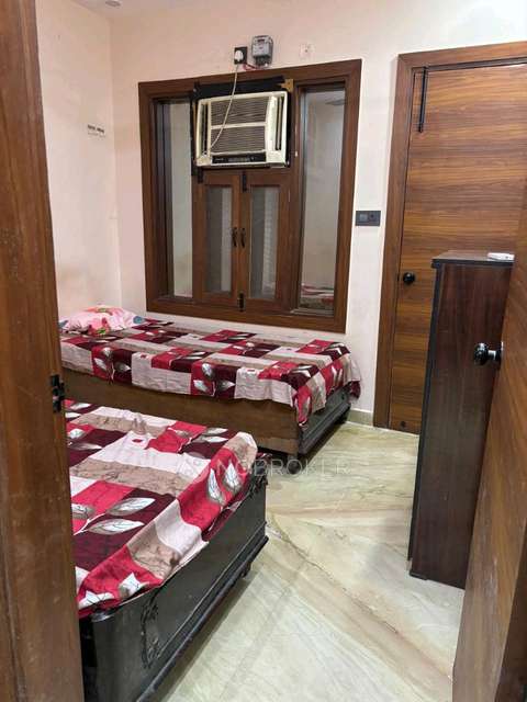 PG for Anyone in Block G, Laxmi Nagar