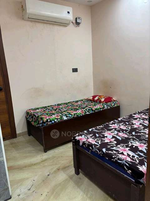 PG for Anyone in Block G, Laxmi Nagar