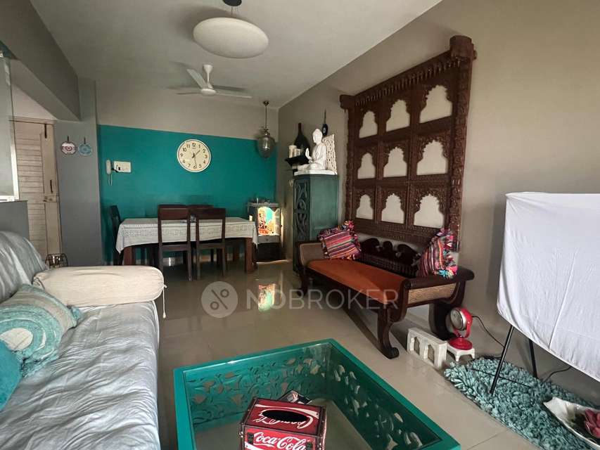 2 BHK Flat In Bunch Berry, Andheri West for Rent  In Andheri West