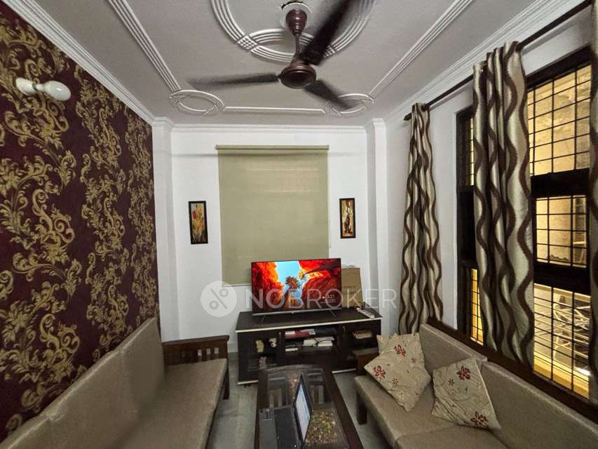 4 BHK Flat In Govind Puri For Sale  In Govindpuri