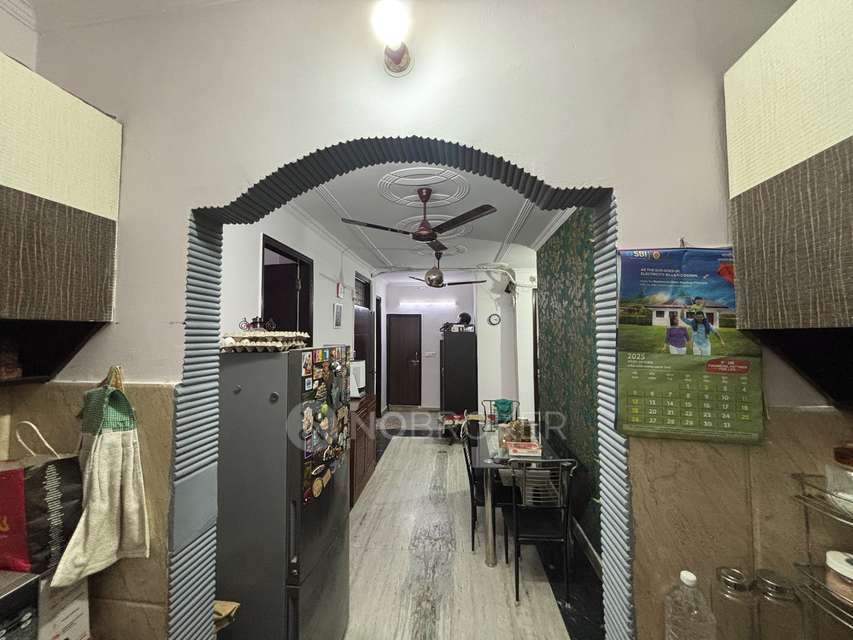 4 BHK Flat In Govind Puri For Sale  In Govindpuri