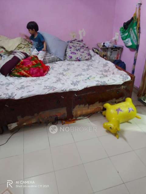 1 RK Flat In Safalya Society Bandra for Rent  In Kherwadi Road