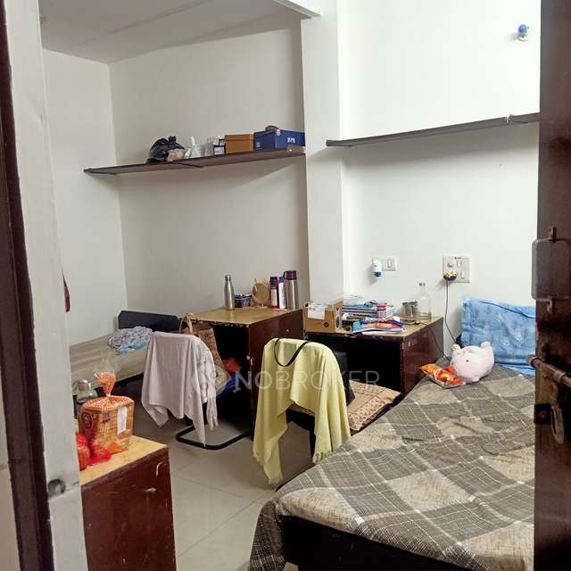 PG for Girls in Sarvapriya Vihar