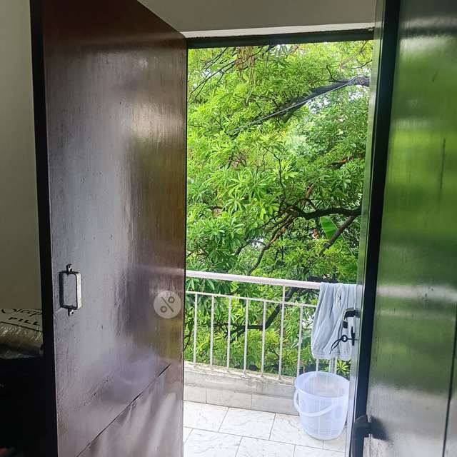 PG for Girls in Sarvapriya Vihar