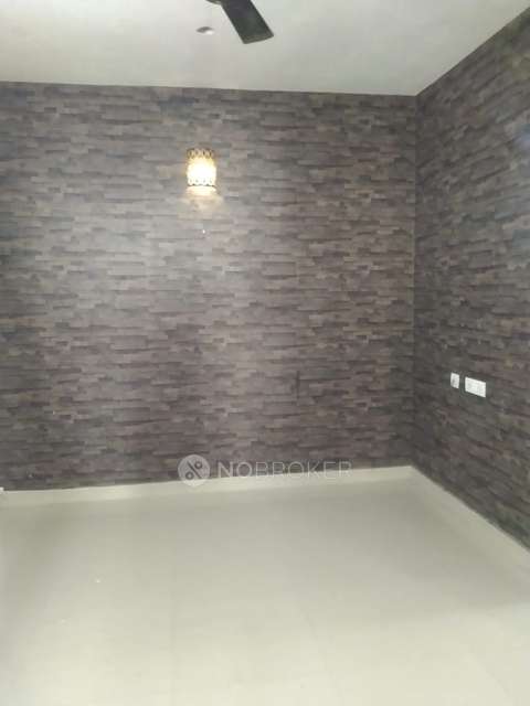 2 BHK Flat In Vasan Arun Apartment For Sale  In Chromepet