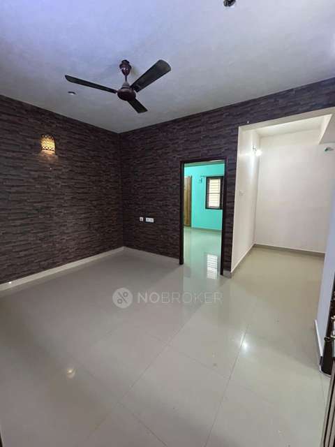 2 BHK Flat In Vasan Arun Apartment For Sale  In Chromepet