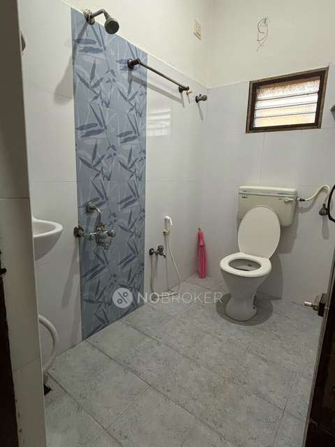 2 BHK Flat In Govardhana Giri Appartments For Sale  In Kolapakkam