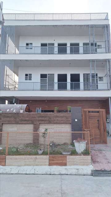 4 BHK House For Sale  In Sector 18