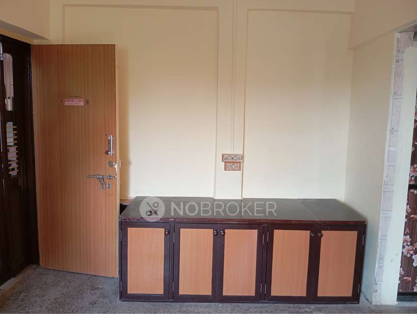 1 RK Flat In Shree Vijapur Chs For Sale  In Kandivali East