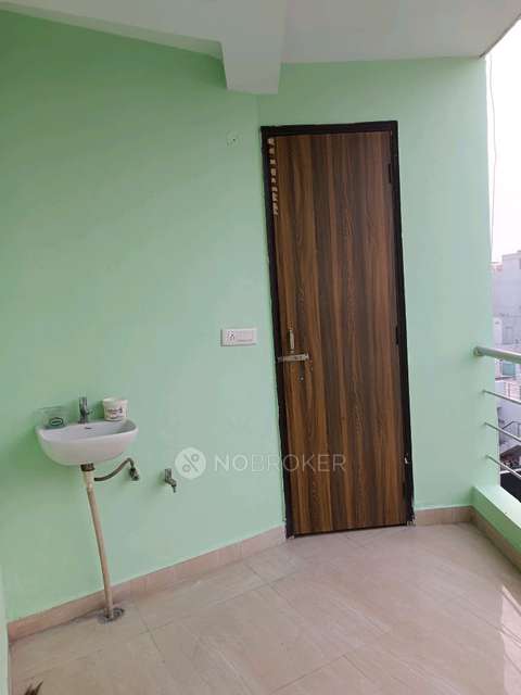 2 BHK Flat In Amberheight For Sale  In Shiv Mandir