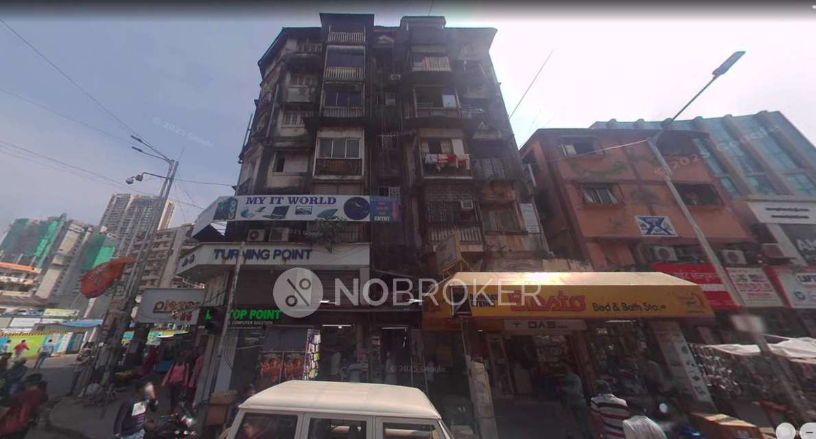 1 BHK Flat In Unwalla Building for Rent  In Grant Road