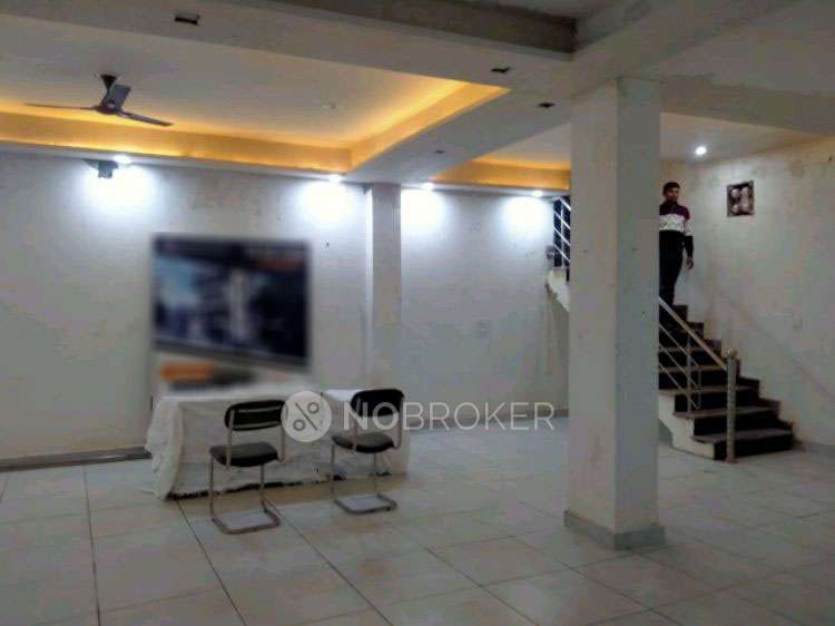 Godown/Warehouse in Sector 8 Dwarka, Dwarka, Delhi for sale 