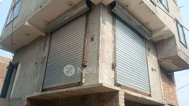 Retail  Property in Radha Vihar, Mukundpur, Delhi for Rent 