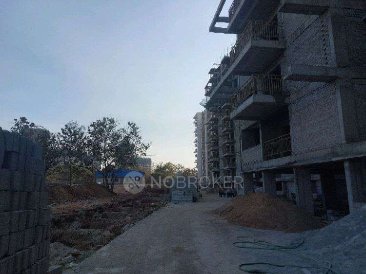 3 BHK Flat In Divine Space For Sale  In Tellapur