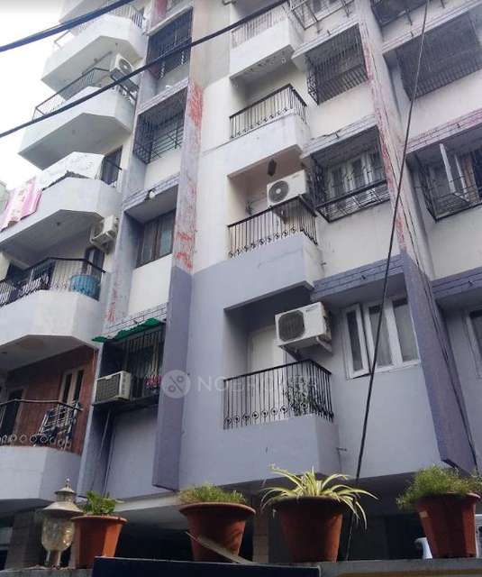 Shared Room for Female In 1 BHK  In Suryananda Apartment In Dattawadi