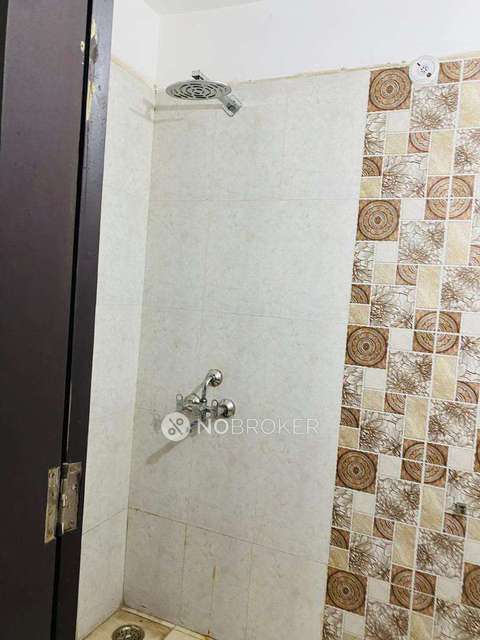2 BHK Flat In Standalone Building  For Sale  In Mundka