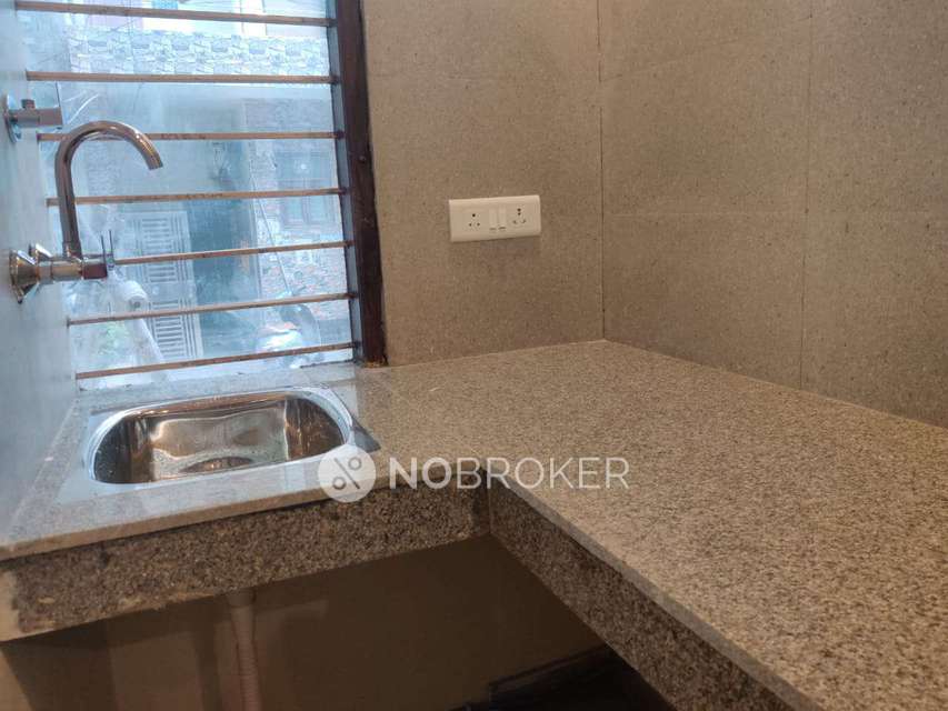 PG for Boys in Sushant Lok Phase I, Sector 43