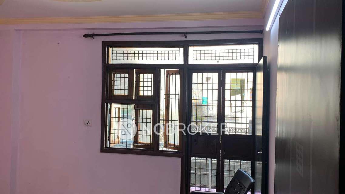 3 BHK Flat For Sale  In Vipin Garden