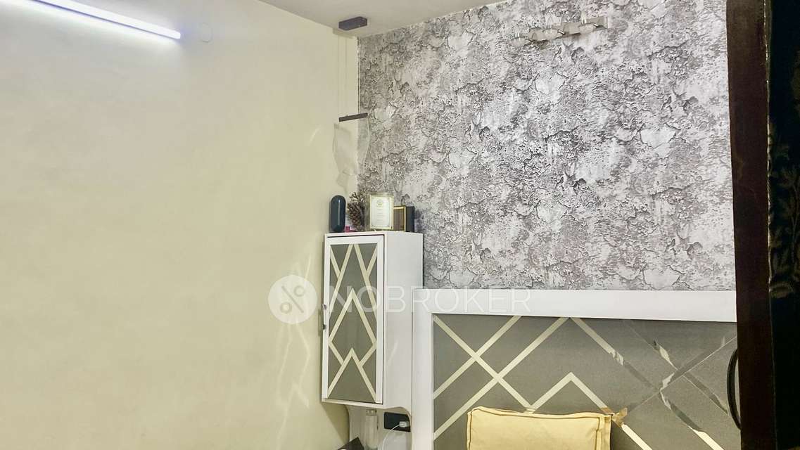 2 BHK Flat In Islam Ganj,near Nawab Ganj for Rent  In Cornet Crockery