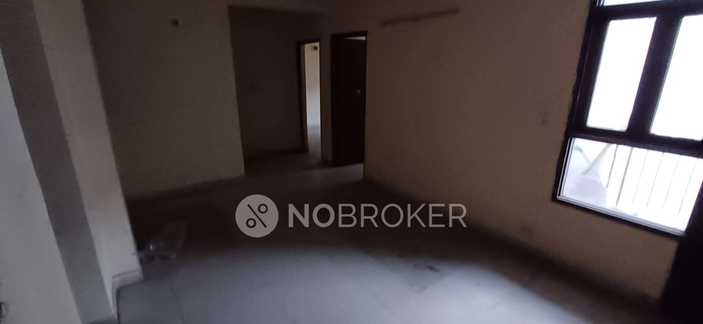 2 BHK Flat In Mahagun Puram For Sale  In Mahagunpuram