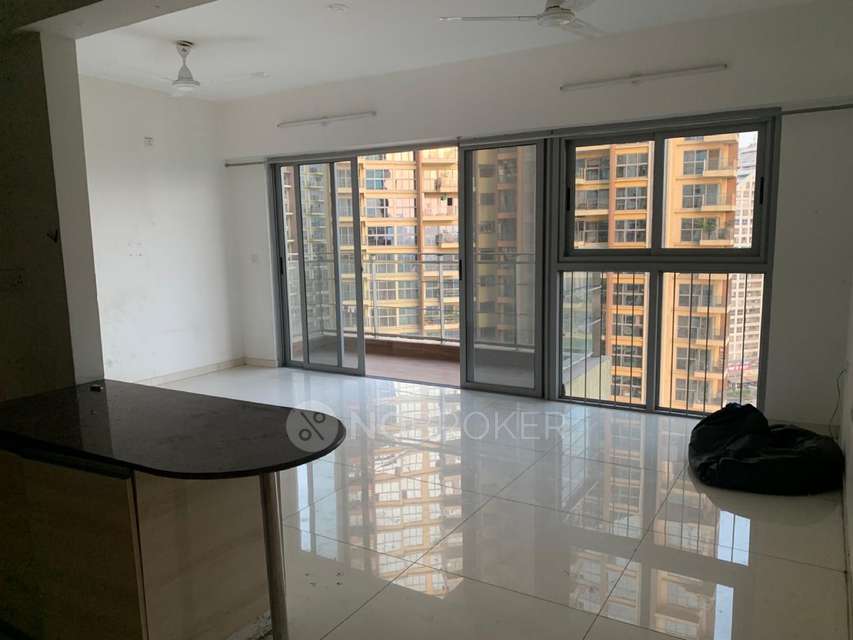 2 BHK Flat In Amanora Adreno Towers For Sale  In Hadapsar
