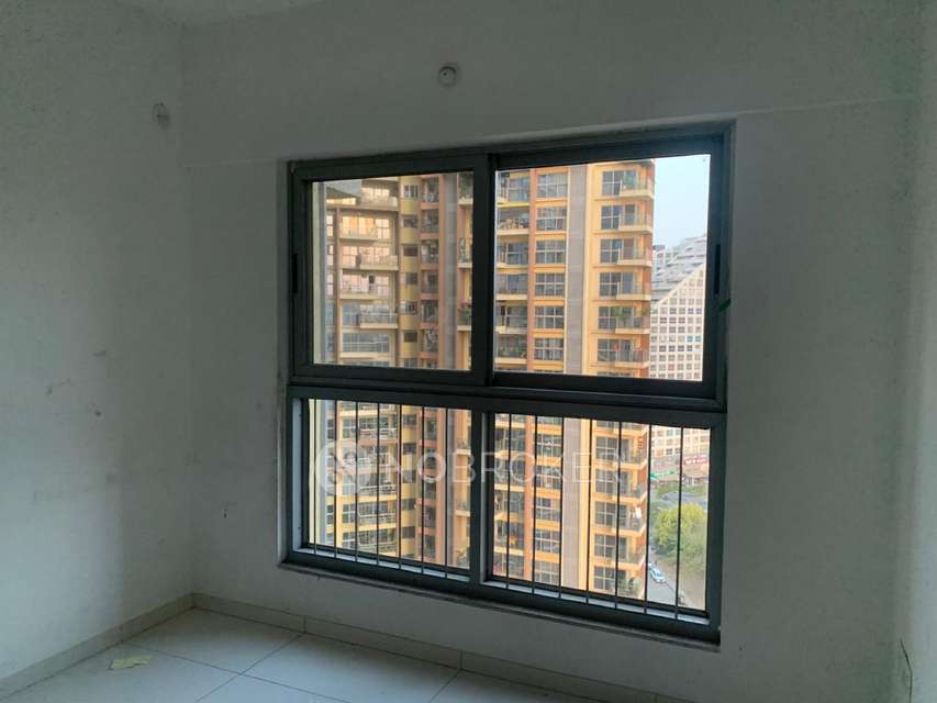 2 BHK Flat In Amanora Adreno Towers For Sale  In Hadapsar