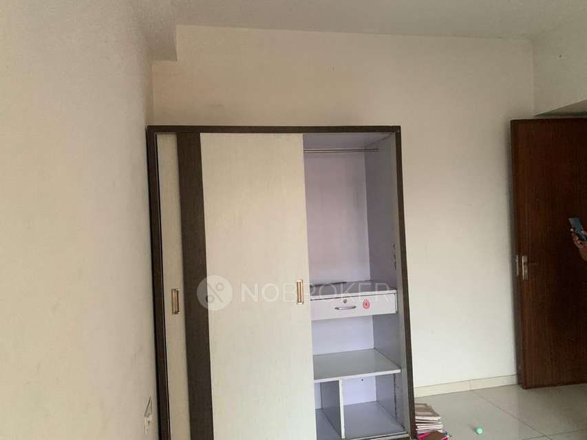 2 BHK Flat In Amanora Adreno Towers For Sale  In Hadapsar