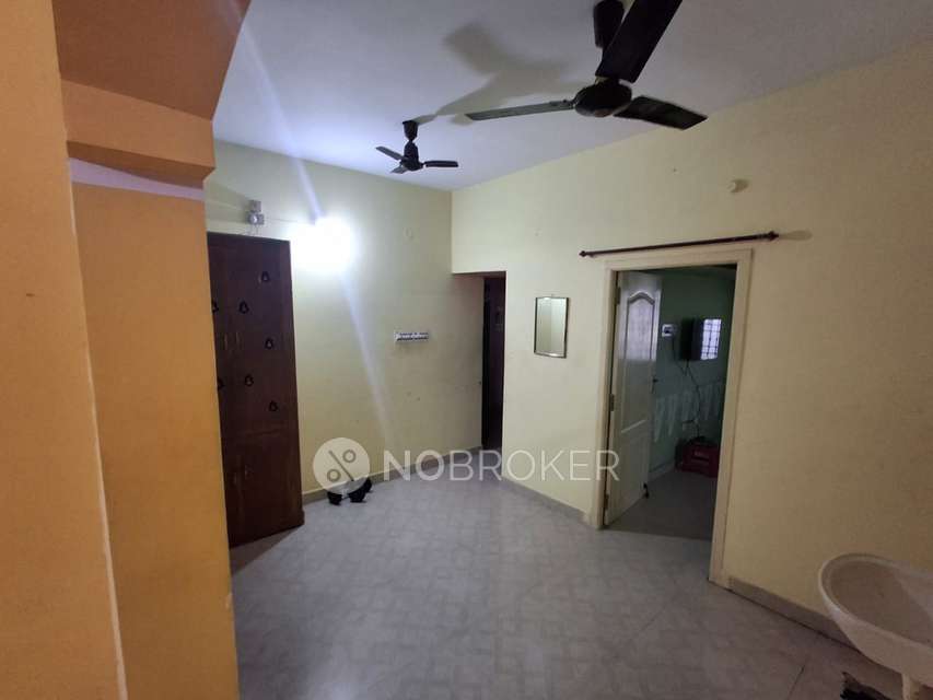 2 BHK Flat In Suraj Enclave For Sale  In Suraj Enclave