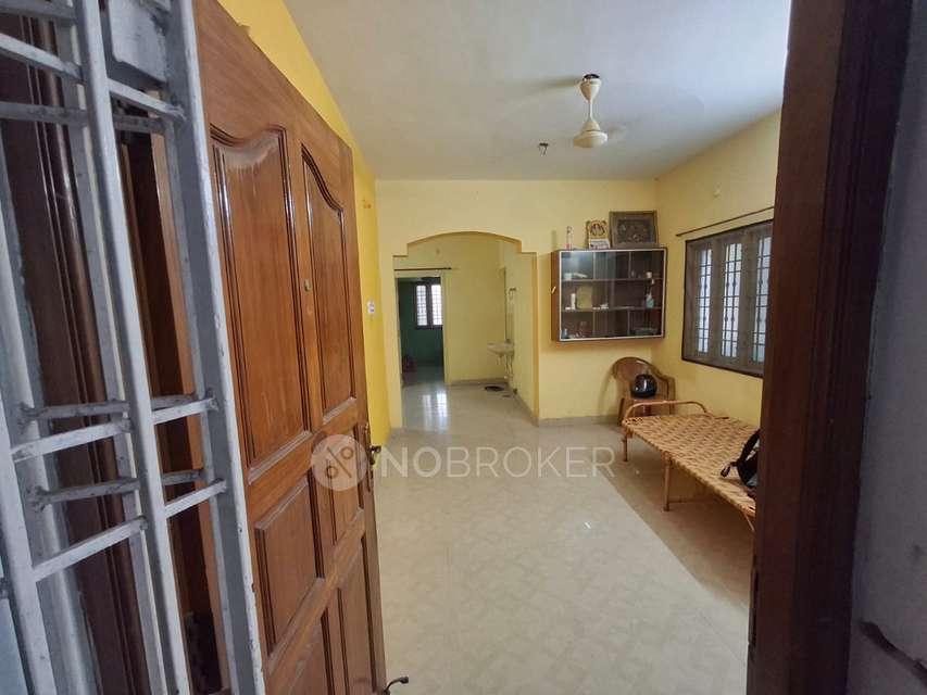 2 BHK Flat In Suraj Enclave For Sale  In Suraj Enclave