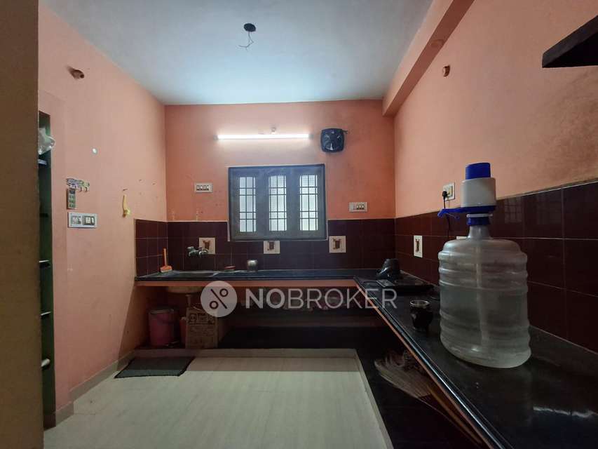 2 BHK Flat In Suraj Enclave For Sale  In Suraj Enclave