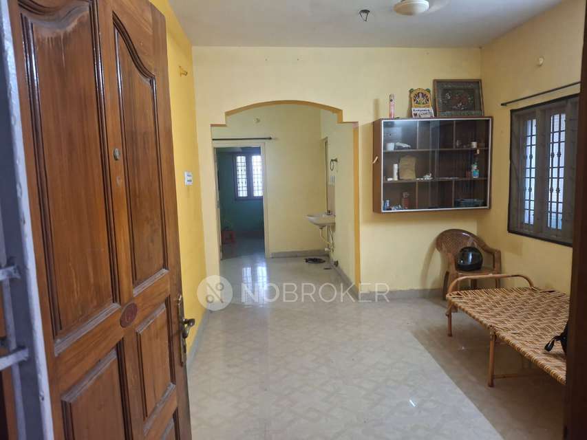 2 BHK Flat In Suraj Enclave For Sale  In Suraj Enclave