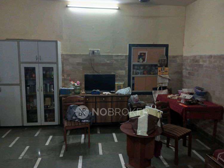 1 BHK Flat For Sale  In Mg Road