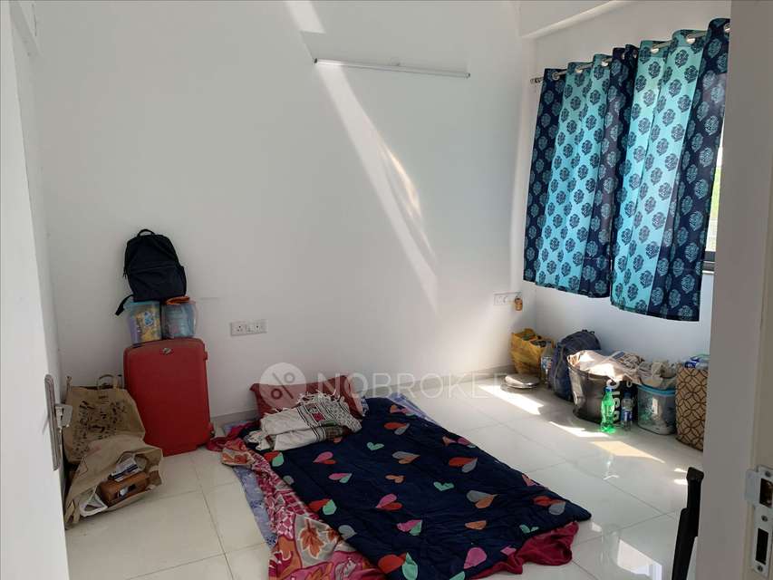 Single Room for Male In 2 BHK  In Hadapsar