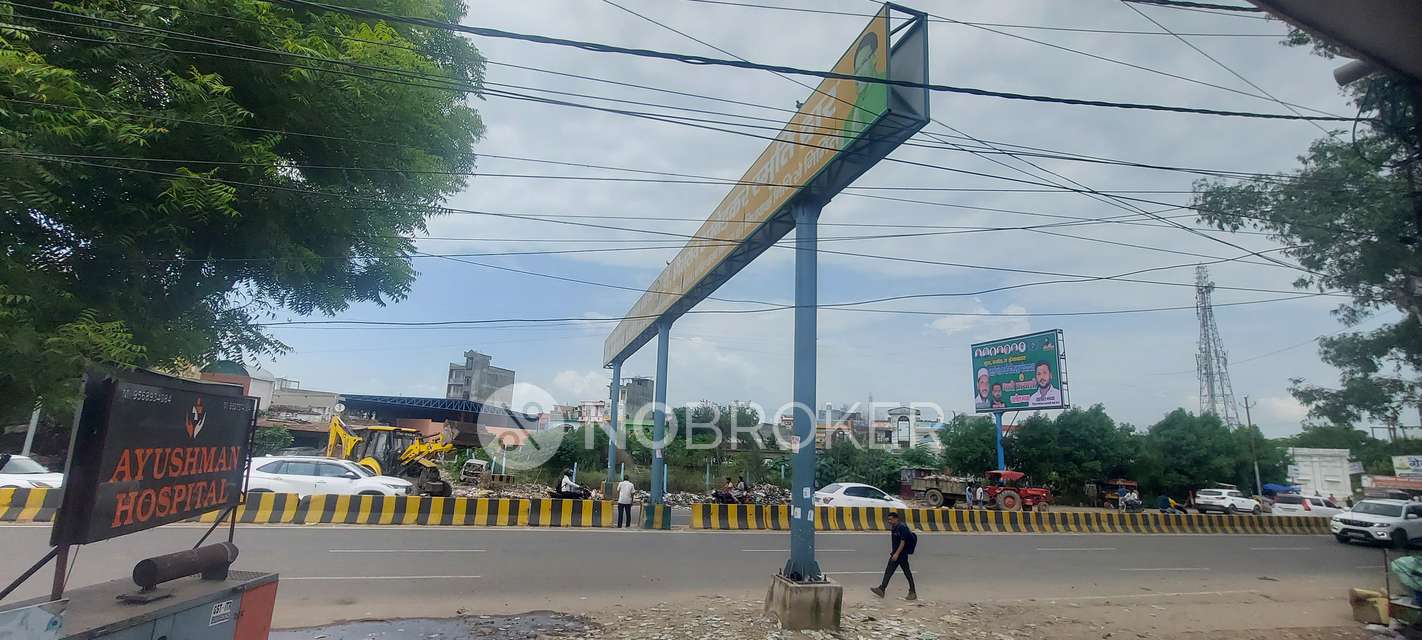 Shop in Indergarhi Health Care Centre, Ghaziabad for Rent 