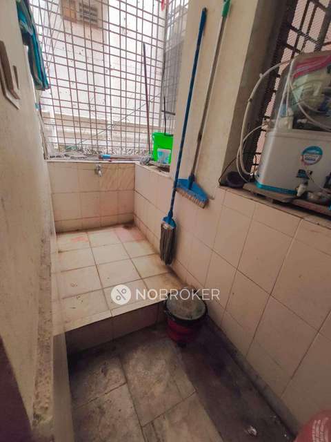 3 BHK Flat In Sree Nakshartra Apartment, Methodist Colony For Sale  In Begumpet