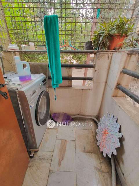 3 BHK Flat In Sree Nakshartra Apartment, Methodist Colony For Sale  In Begumpet