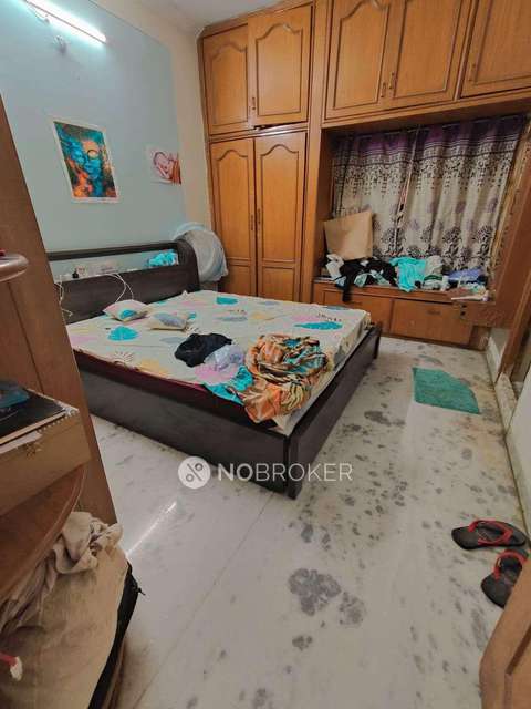 3 BHK Flat In Sree Nakshartra Apartment, Methodist Colony For Sale  In Begumpet