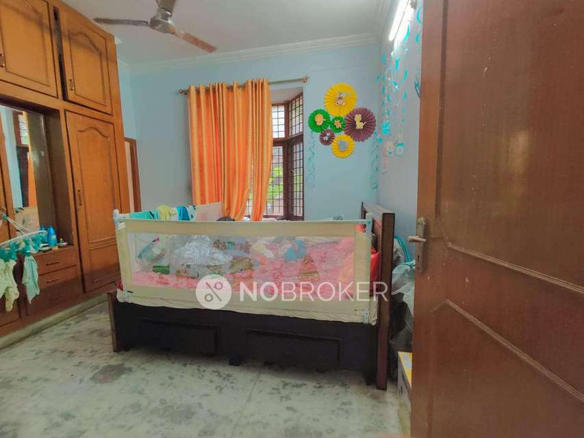 3 BHK Flat In Sree Nakshartra Apartment, Methodist Colony For Sale  In Begumpet