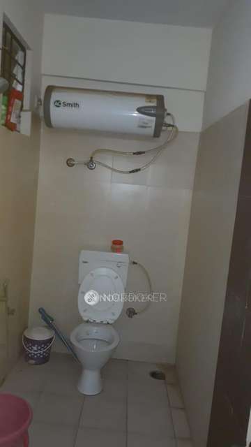 2 BHK Flat In Sri Hari Nilayam For Sale  In Old Airport Road