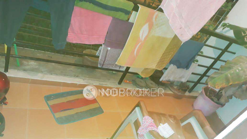 2 BHK Flat In Sri Hari Nilayam For Sale  In Old Airport Road